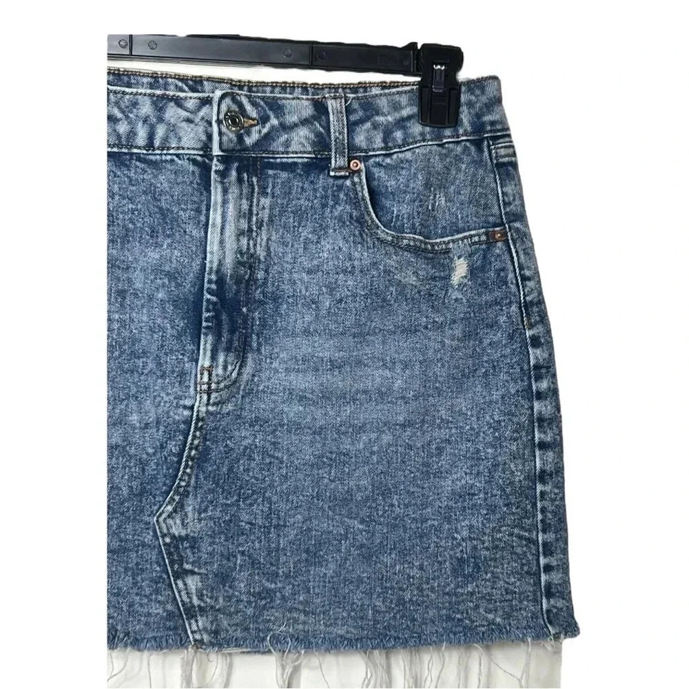 1560. WILD FABLE DENIM MINI LENGTH SKIRT CUTOFF FRAYED HEM SIZE 14 MEDIUM WASH‎ - Picture 2 of 7
